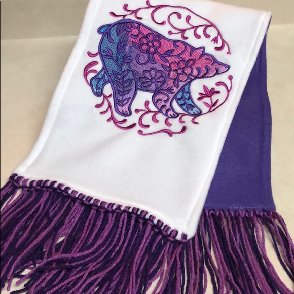 Purple Polar Bear Scarf 🐻 - Picture 3 of 3